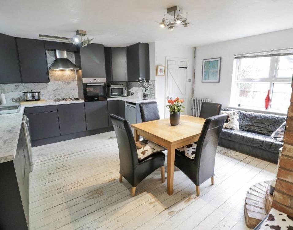 Lovely Comfortable 3 Bed Home, Worcester Exterior foto
